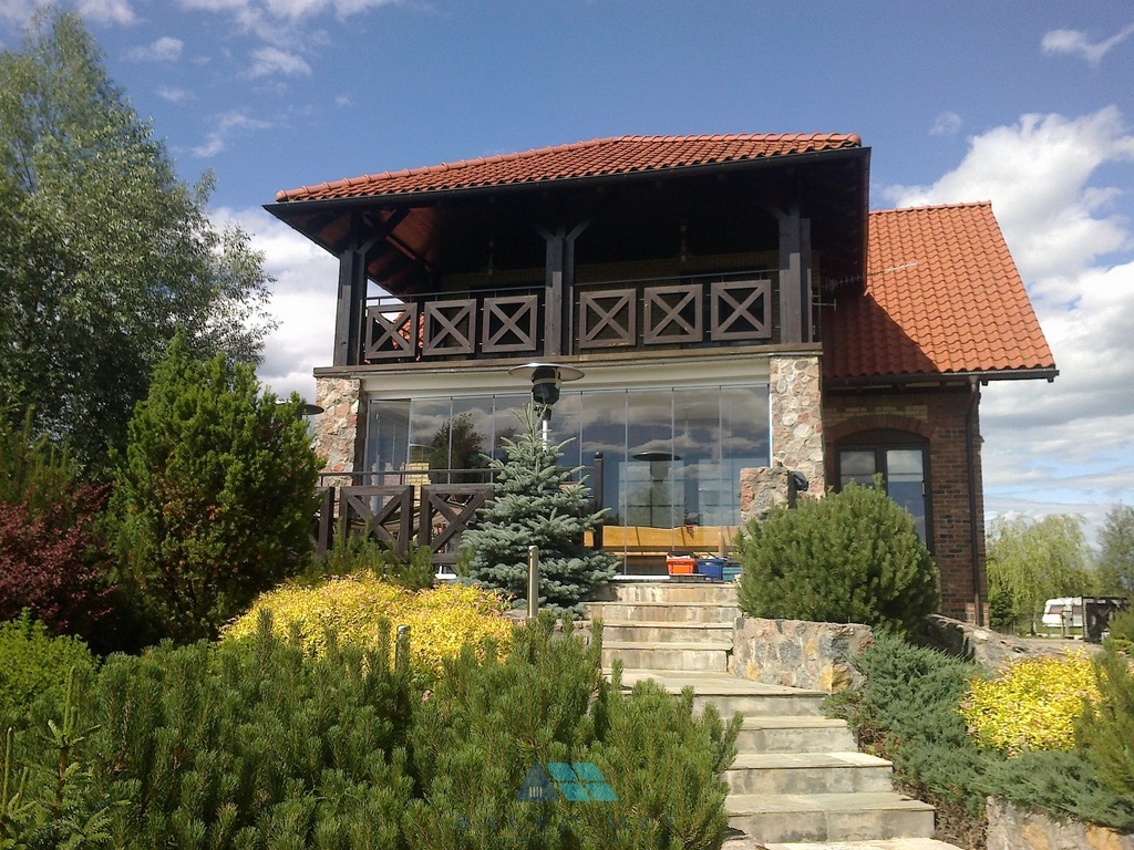 Rėmų sistemos be rėmų balkonai statybos gamintojas Lenkija