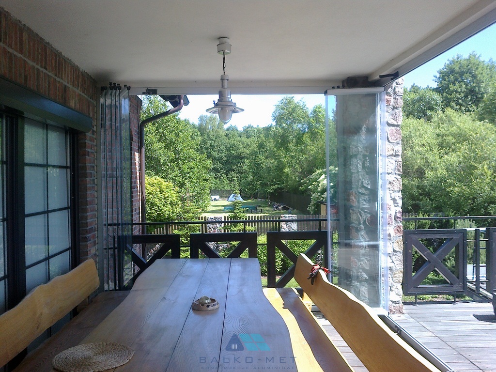 Rėmų sistemos be rėmų balkonai statybos gamintojas Lenkija