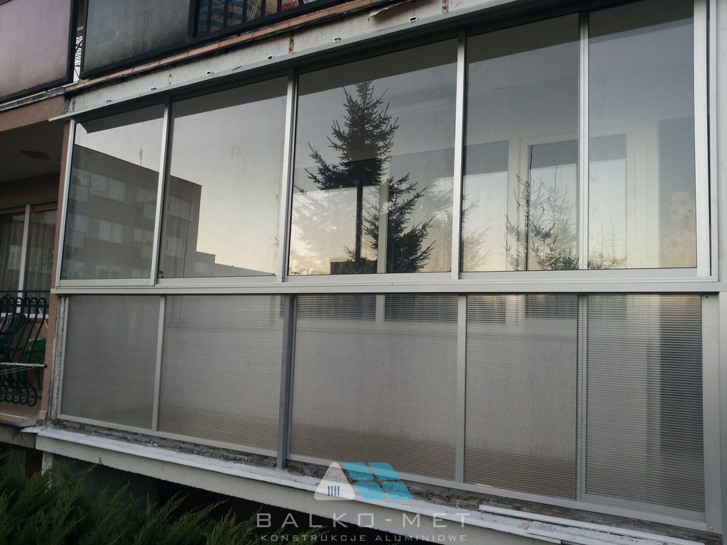 Rėmų sistemos be rėmų balkonai statybos gamintojas Lenkija