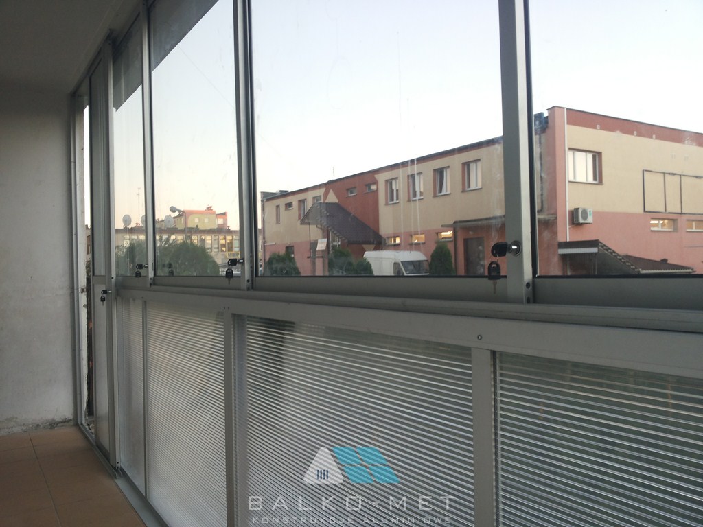 Rėmų sistemos be rėmų balkonai statybos gamintojas Lenkija