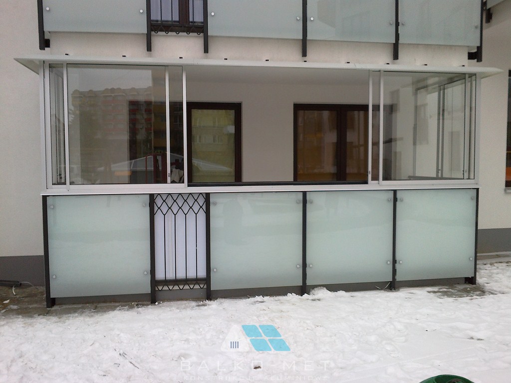 Rėmų sistemos be rėmų balkonai statybos gamintojas Lenkija