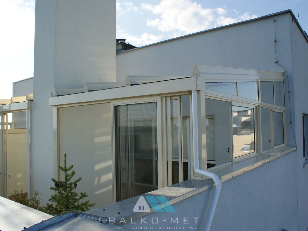Rėmų sistemos be rėmų balkonai statybos gamintojas Lenkija