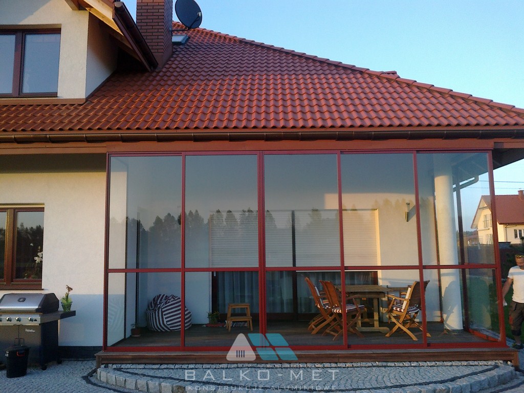 Rėmų sistemos be rėmų balkonai statybos gamintojas Lenkija