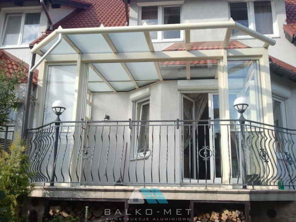 Rėmų sistemos be rėmų balkonai statybos gamintojas Lenkija